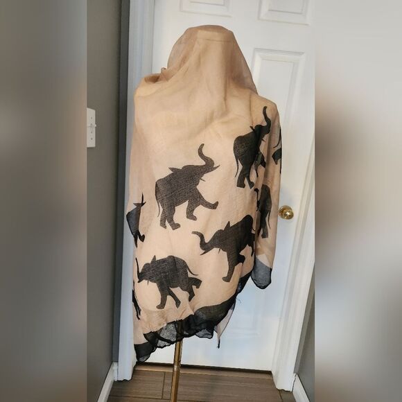 2/$15โ- Black and tan elephant print scarf - Picture 4 of 4